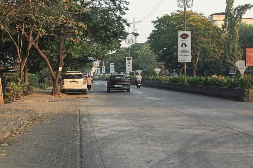 Gharda To Regency Anantam - Pole Kiosk Billboard 2