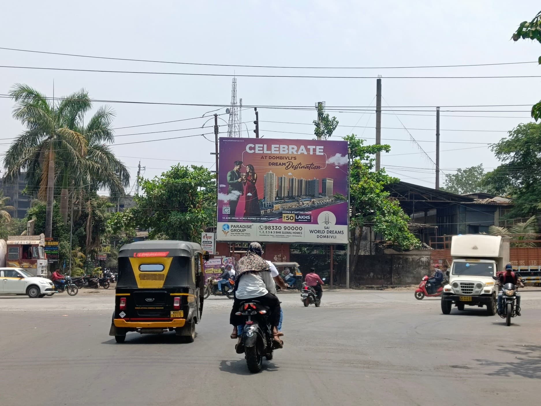 MediaWisse outdoor hoarding at 90 Feet Road, 4 Seasons Hotel: MediaWisse-operated board at 90 Feet Road, 4 Seasons Hotel in Dombivli (photo 3)
