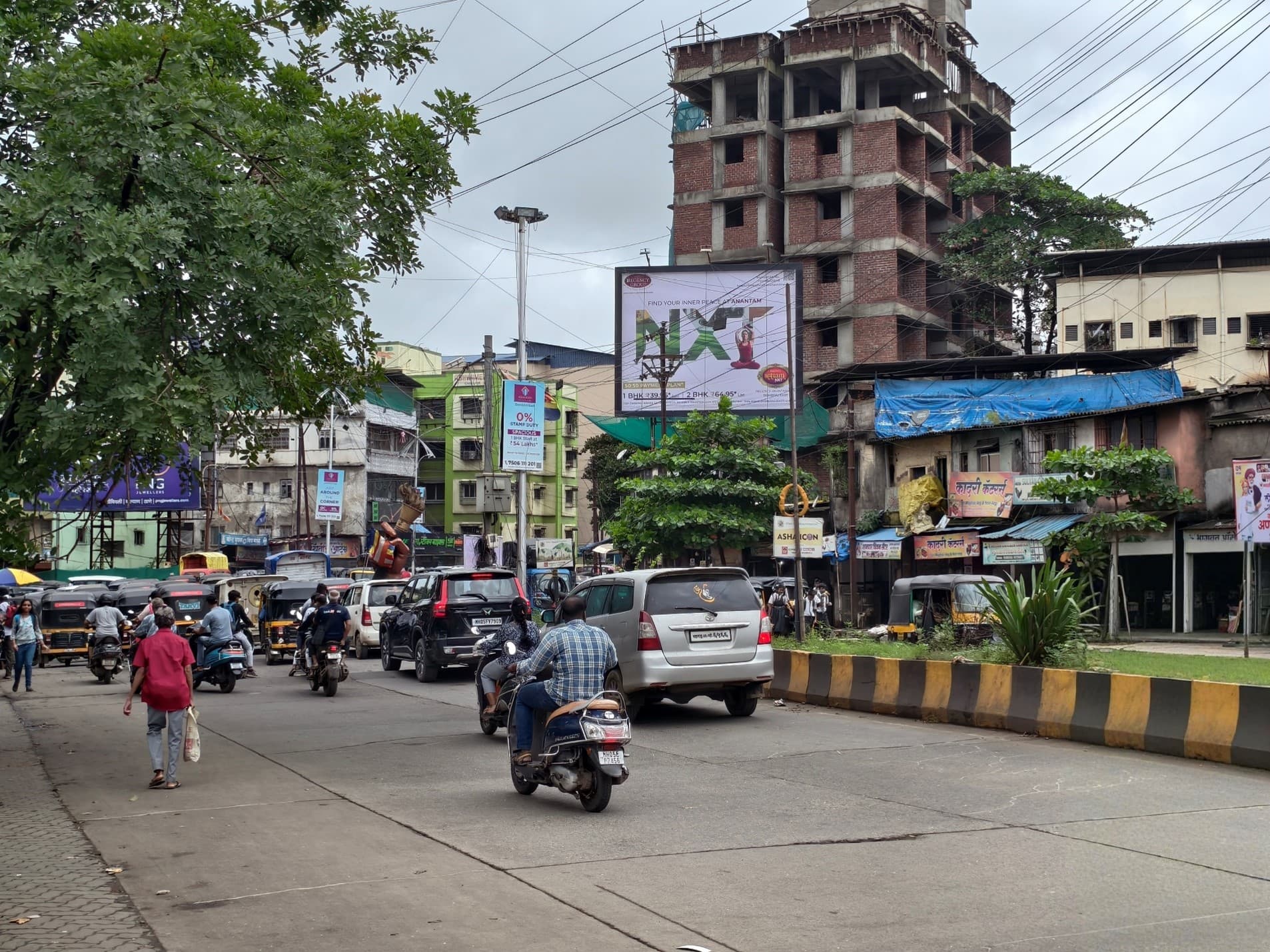 MediaWisse outdoor hoarding at Opposite Wood Mall: MediaWisse-operated board at Opposite Wood Mall (Dombivli) (photo 3)