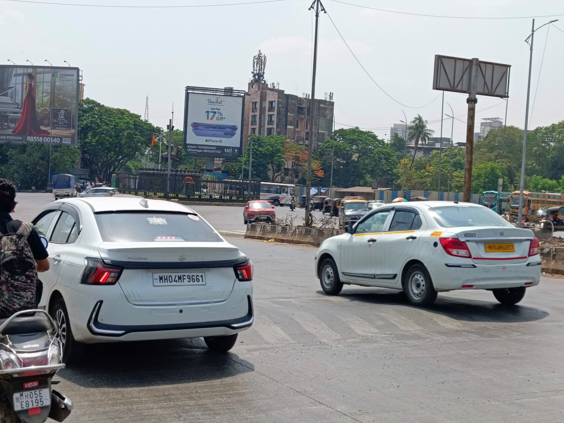 MediaWisse outdoor hoarding at Durgadi Circle: MediaWisse-operated board at Durgadi Circle in Kalyan (photo 2)