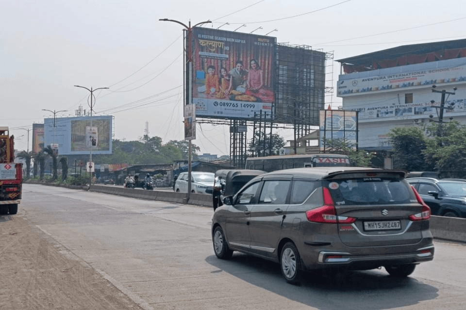 MediaWisse outdoor hoarding at Kalyan Bhiwandi Road - Mahanagar Gas Near Kongao Toll Plaza Facing Bhiwandi 2: MediaWisse-operated board at Kalyan Bhiwandi Road - Mahanagar Gas Near Kongao Toll Plaza in Kalyan, facing Bhiwandi 2 (photo 3)