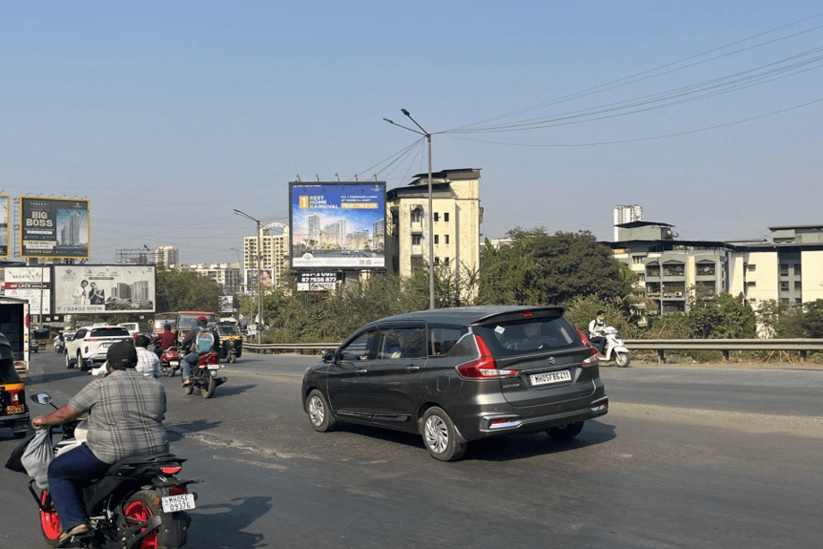 MediaWisse outdoor hoarding at Patripul Facing Dombivli: MediaWisse-operated board at Patripul in Kalyan, facing Dombivli (photo 2)