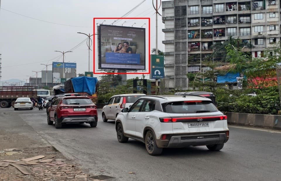 MediaWisse outdoor hoarding at Katai Naka Facing Kalyan: MediaWisse-operated board at Katai Naka in Kalyan-Shil Road, facing Kalyan (photo 1)