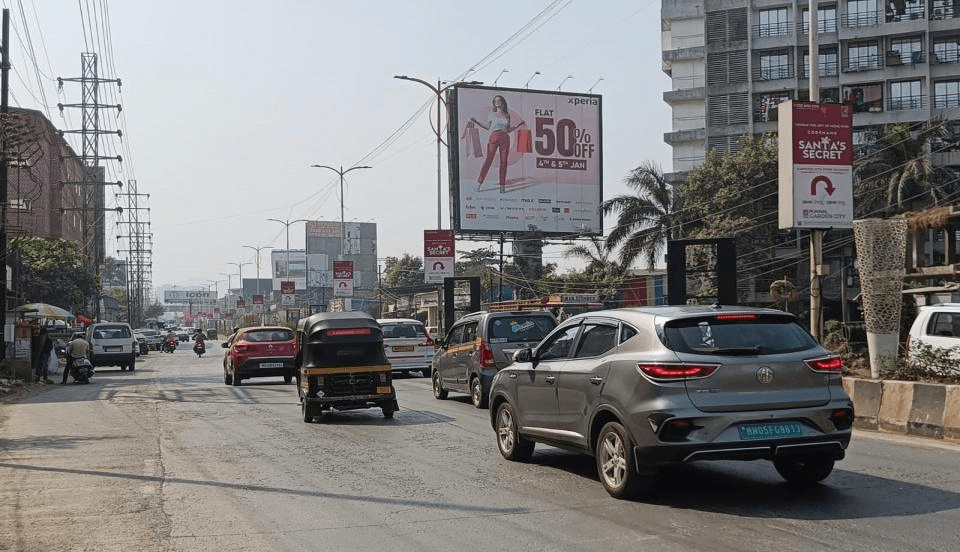 MediaWisse outdoor hoarding at Katai Naka Facing Kalyan: MediaWisse-operated board at Katai Naka in Kalyan-Shil Road, facing Kalyan (photo 3)