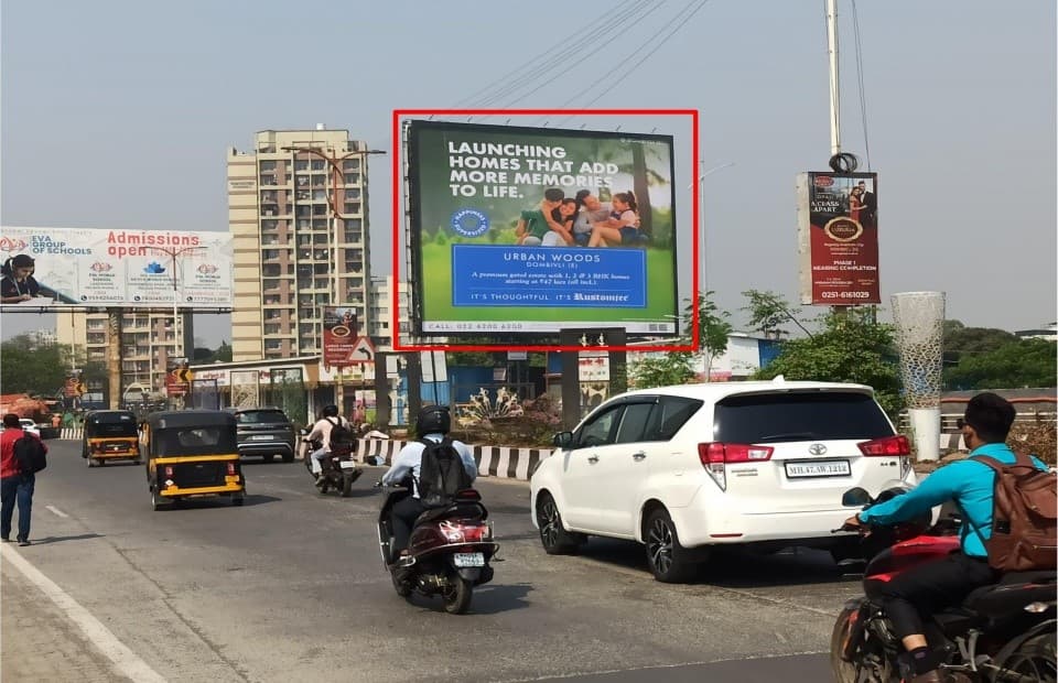 MediaWisse outdoor hoarding at Lodha Palava Facing Kalyan: MediaWisse-operated board at Lodha Palava in Kalyan-Shil Road, facing Kalyan (photo 1)