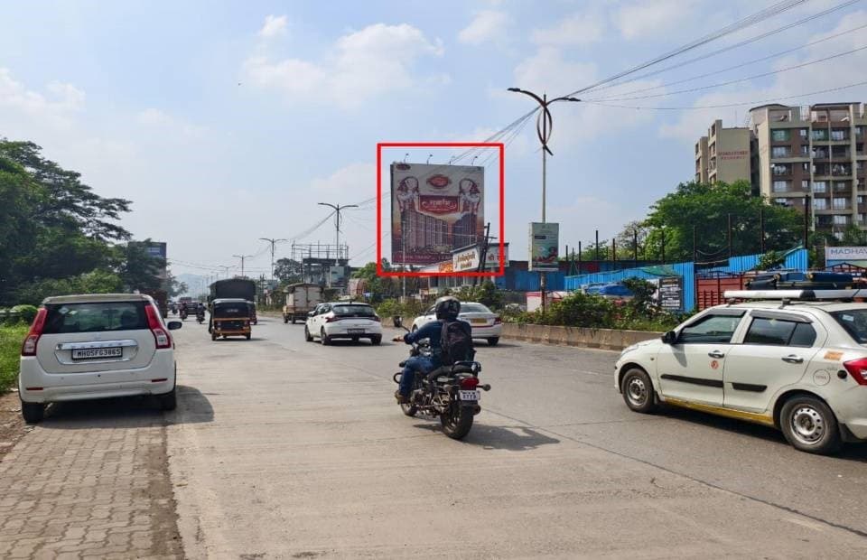 MediaWisse outdoor hoarding at Lodha Palava / Riverwood Park Facing Kalyan: MediaWisse-operated board at Lodha Palava / Riverwood Park in Kalyan-Shil Road, facing Kalyan (photo 1)