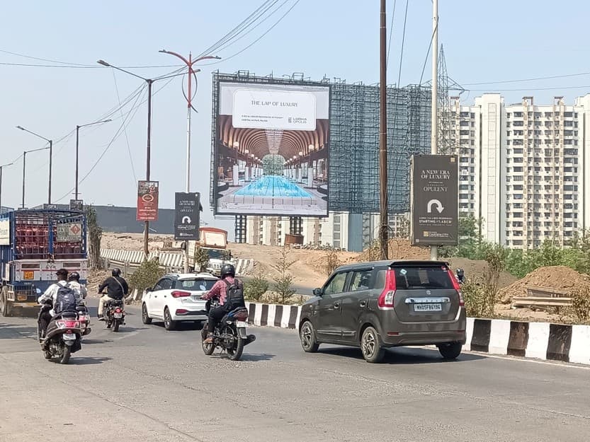 MediaWisse outdoor hoarding at Near Xperia Mall Facing Kalyan: MediaWisse-operated board at Near Xperia Mall in Kalyan-Shil Road, facing Kalyan (photo 3)