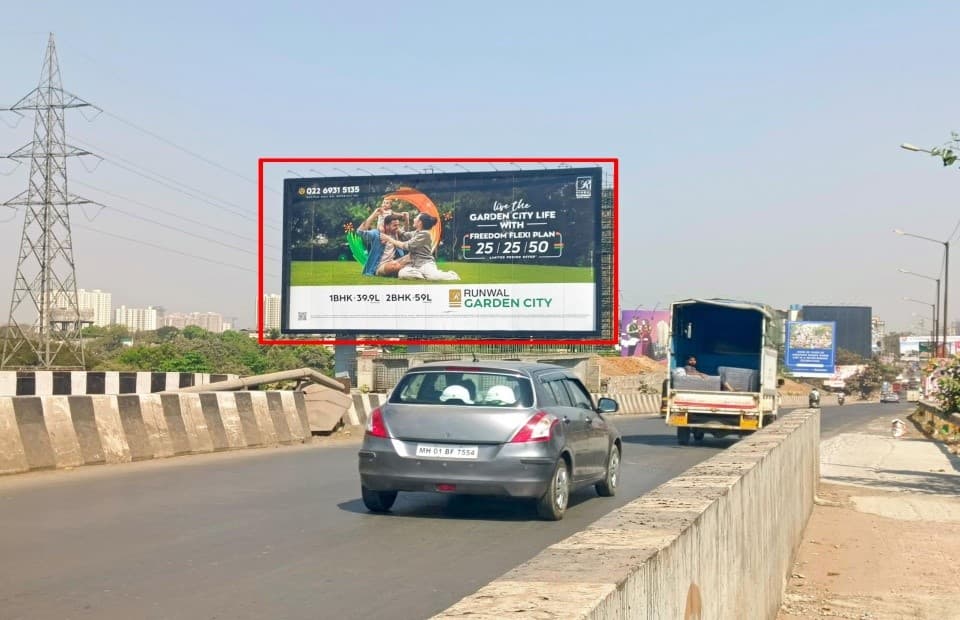 MediaWisse outdoor hoarding at Near Xperia Mall Facing Vashi: MediaWisse-operated board at Near Xperia Mall in Kalyan-Shil Road, facing Vashi (photo 1)
