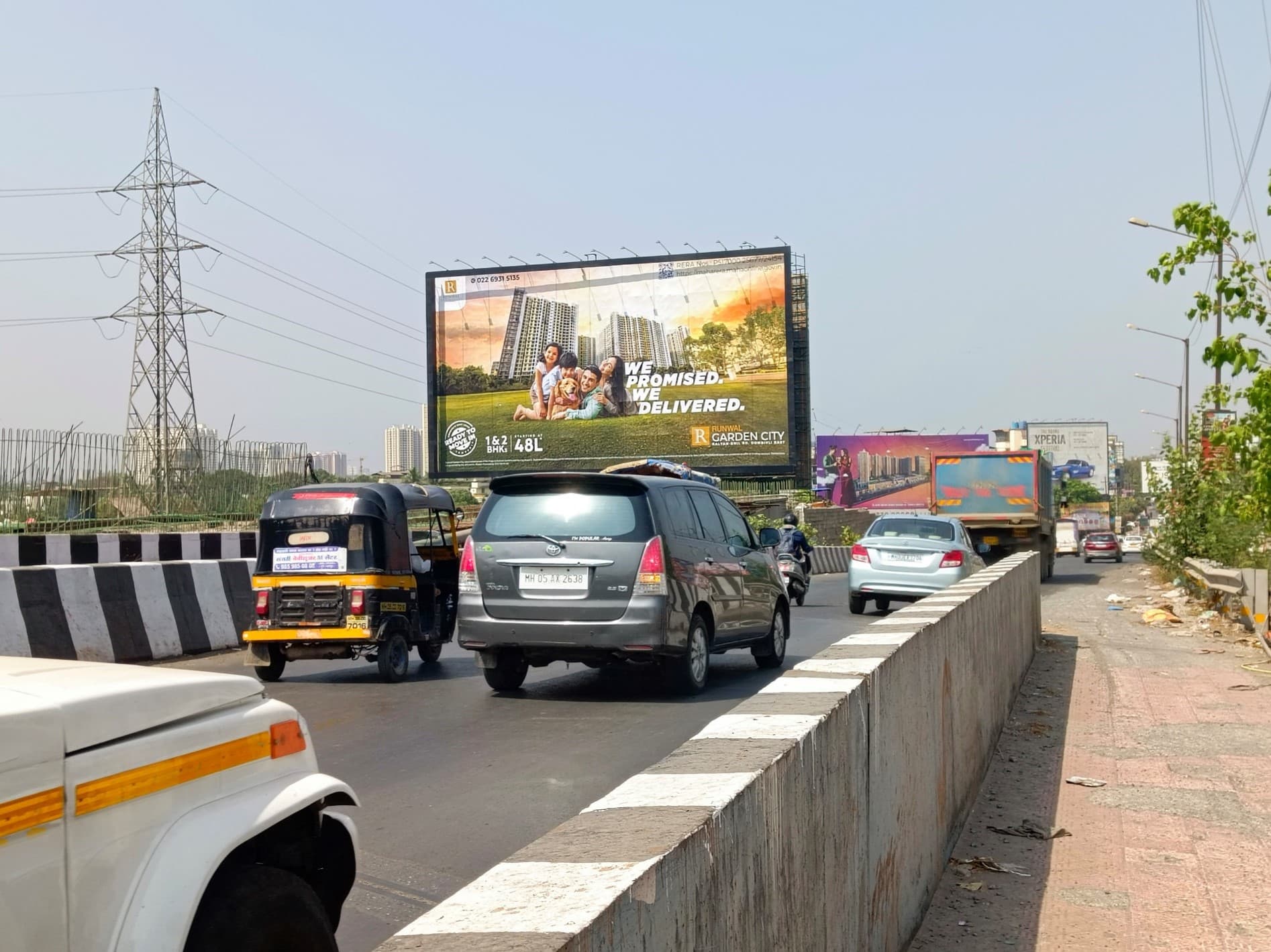 MediaWisse outdoor hoarding at Near Xperia Mall Facing Vashi: MediaWisse-operated board at Near Xperia Mall in Kalyan-Shil Road, facing Vashi (photo 2)