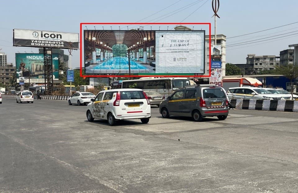 MediaWisse outdoor hoarding at Shilphata Circle Facing Vashi: MediaWisse-operated board at Shilphata Circle in Kalyan-Shil Road, facing Vashi (photo 1)