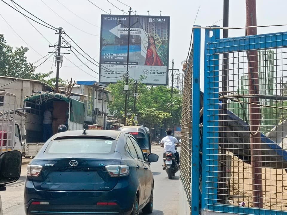 MediaWisse outdoor hoarding at Sunraj Estate Near Tata Power Facing Kalyan: MediaWisse-operated board at Sunraj Estate Near Tata Power in Kalyan-Shil Road, facing Kalyan (photo 3)